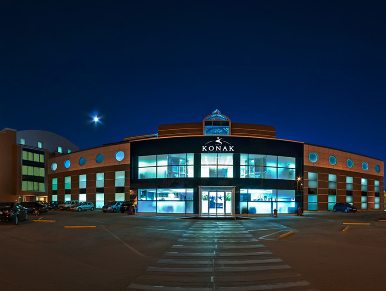 ÖZEL KONAK HASTANESİ